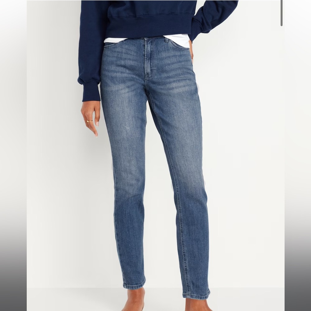 Old Navy Wow Straight High Rise Jeans